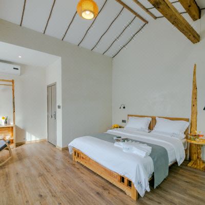 山景静谧大床房