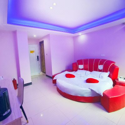 浪漫轻奢圆床房