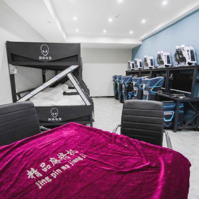 五人电竞棋牌房（公共卫浴）