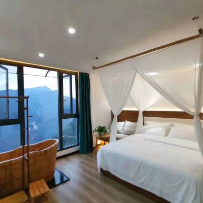 临崖观景大床房