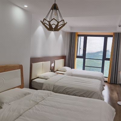 临崖观景三人间