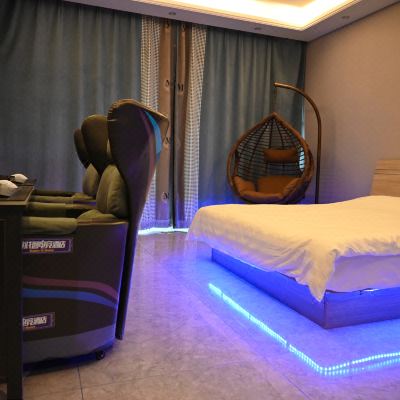 温馨电竞情侣房