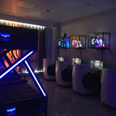 奢享舒适四人电竞间