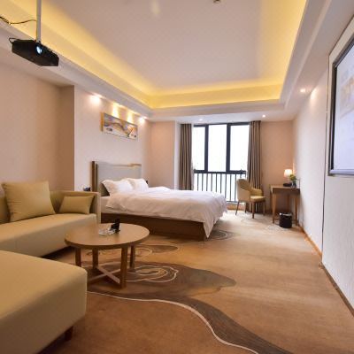 豪华巨幕大床房