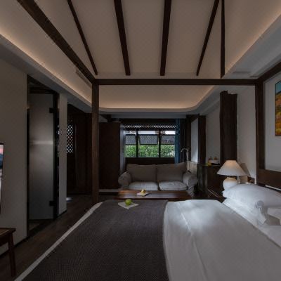 庭院浴缸大床房