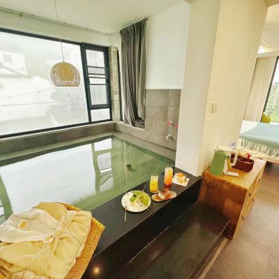 大乐之也·私汤落日湖景大床房