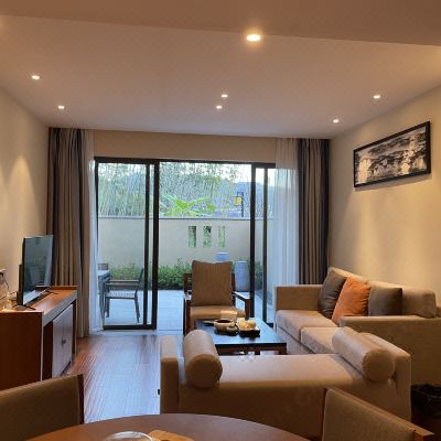 山景汤泉两居室叠墅