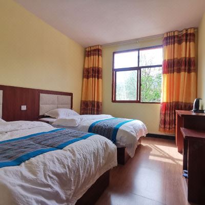 舒适山景双床房（公共卫浴）