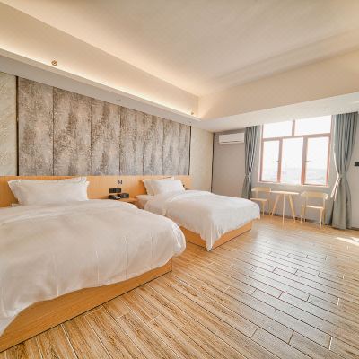 阳光豪华双床房