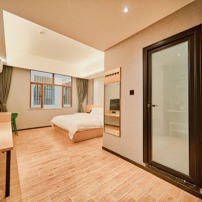 雅静舒适大床房