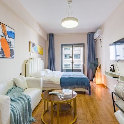 山景阳台大床房