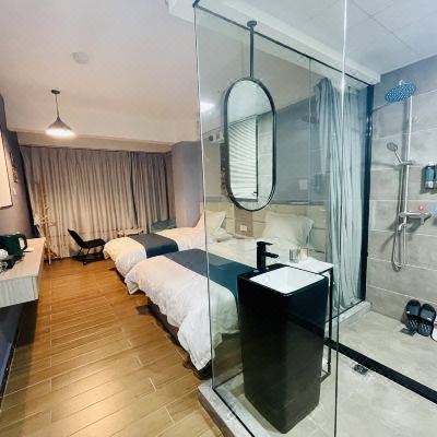 港人观影浴缸双床房