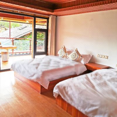 专属花园·原木家庭房