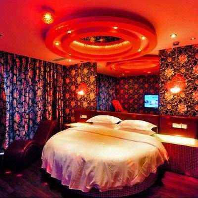 电动发光床房