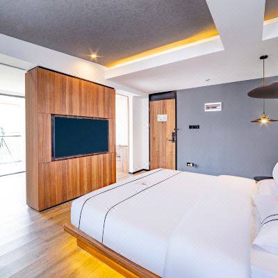 半夏浴缸奢华阳台套房