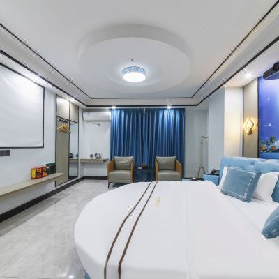 巨幕影视圆床房