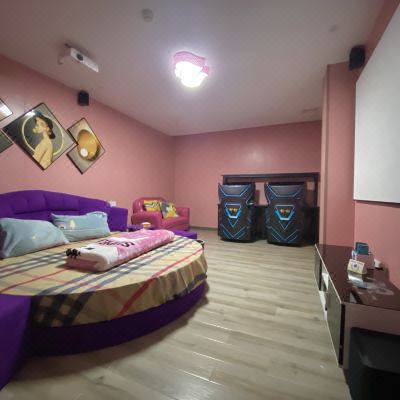 浪漫圆床电竞房