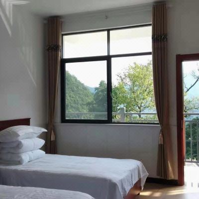 标准山景双床房