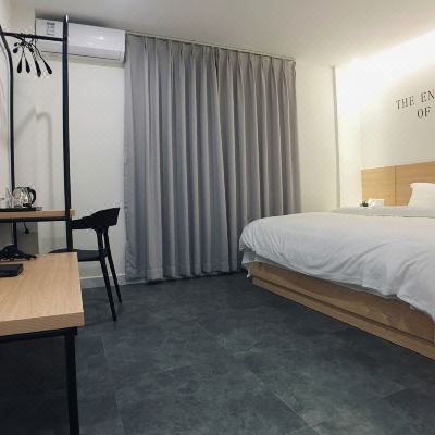 简约舒适大床房