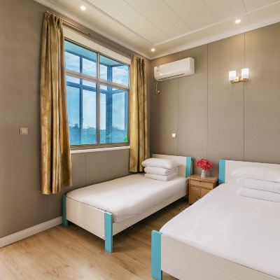 标准湖景双床房203