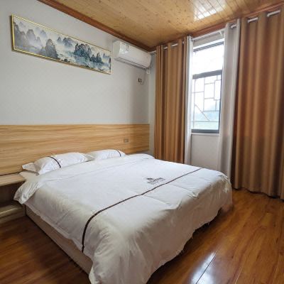 舒适山景大床房