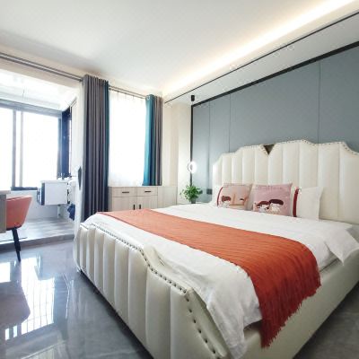 豪华轻奢大床房