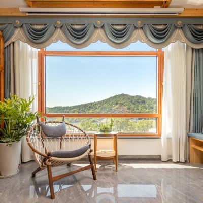 山景豪华大床房