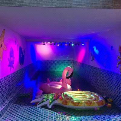 泳池8房度假别墅