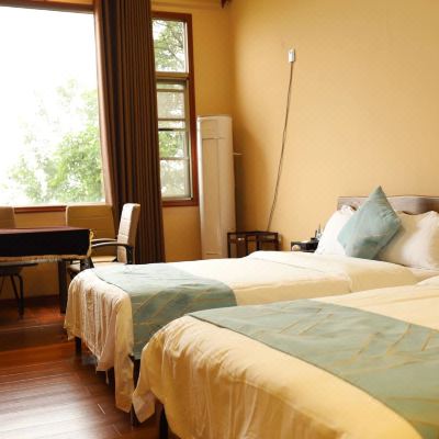 山湖居麻将双床房