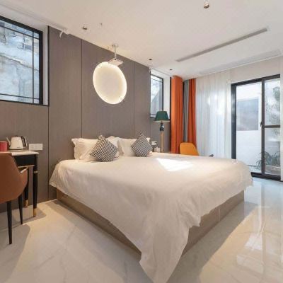 揽书·雅致大床房