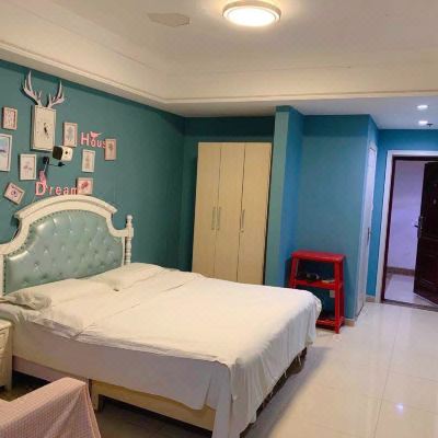 蔚蓝投影大床房(百寸幕布+影视会员)