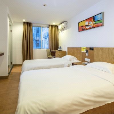 轻馨简约双床房