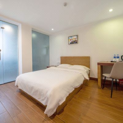 轻馨简约大床房