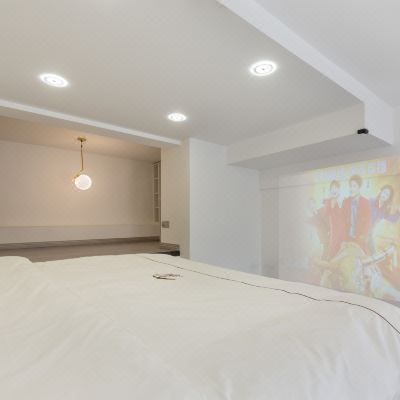 INSTAGRAM LOFT复式投影大床房