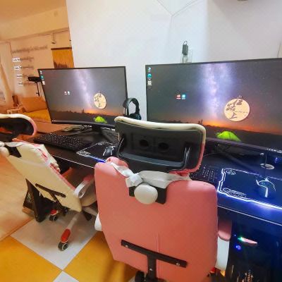 赛博朋克电竞投影双床房