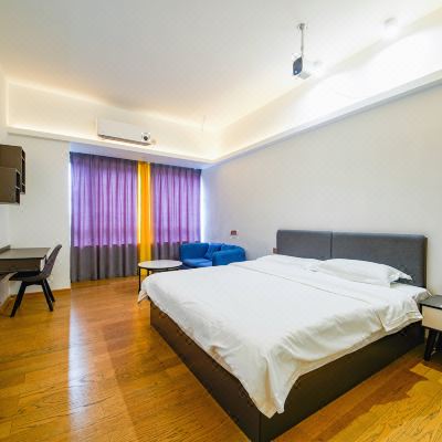 高级投影大床房