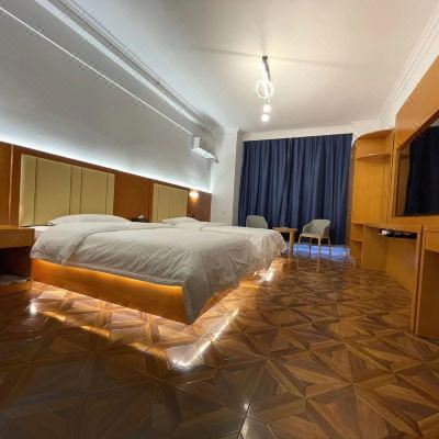 豪华商务标准间(70寸巨幕电视)