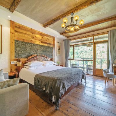 竹海绿波大床房