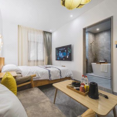 豪华浴缸套房302