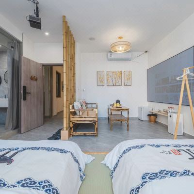 榻榻米投影双床房201