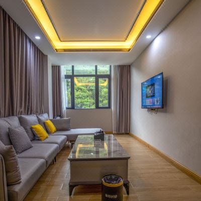 豪华侧海景一房一厅双床房