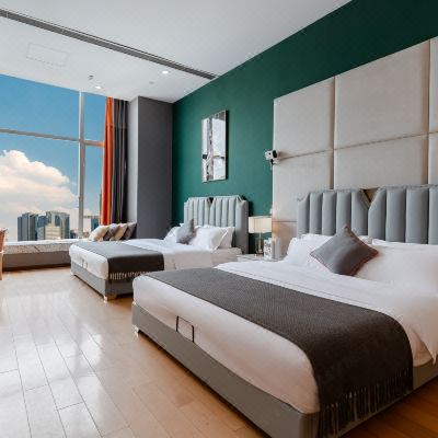 巨幕投影轻奢双床房