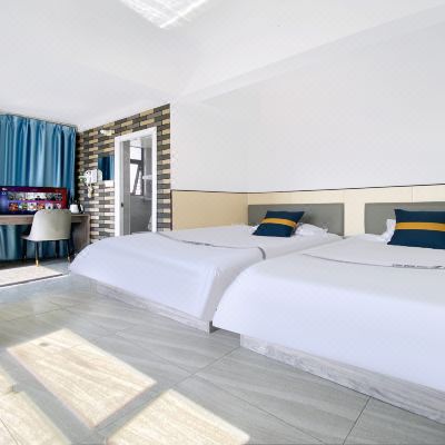 现代简约双床房