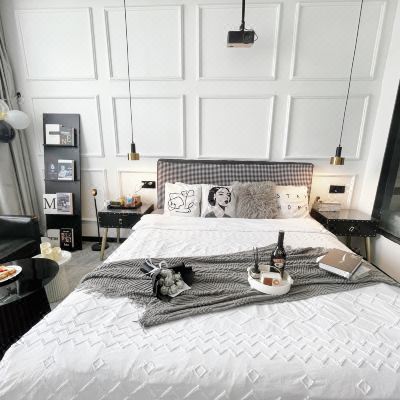 现代轻奢浴缸大床房