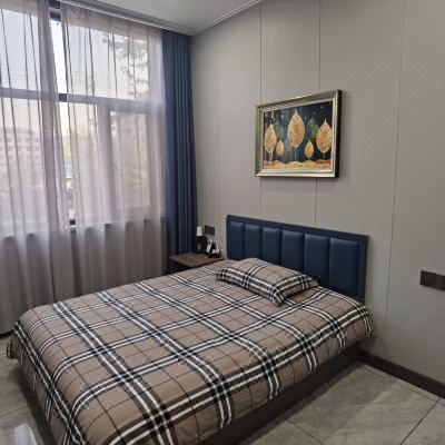 单人间（公共厕所）（无法洗浴）