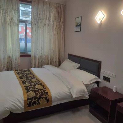 普通大床房（公共卫浴）