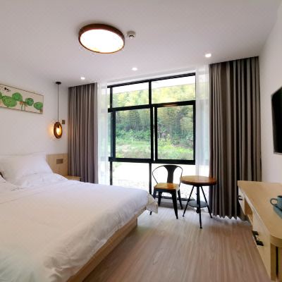 花与溪•临溪观景舒适大床房