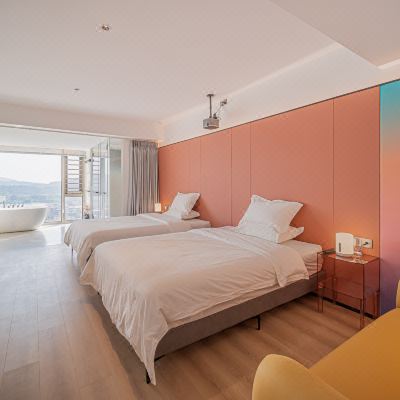 山景浴缸观影双床房-203