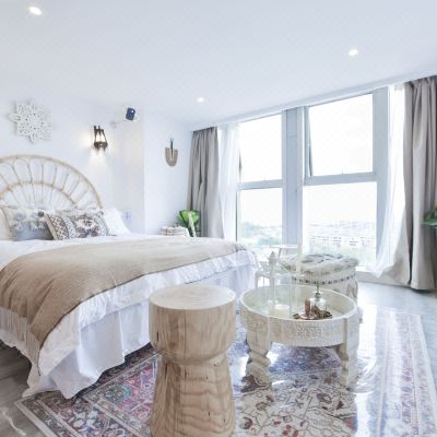 布兰卡特色湖景复式影院房