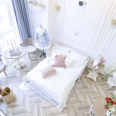 莫丽塔特色湖景双床房